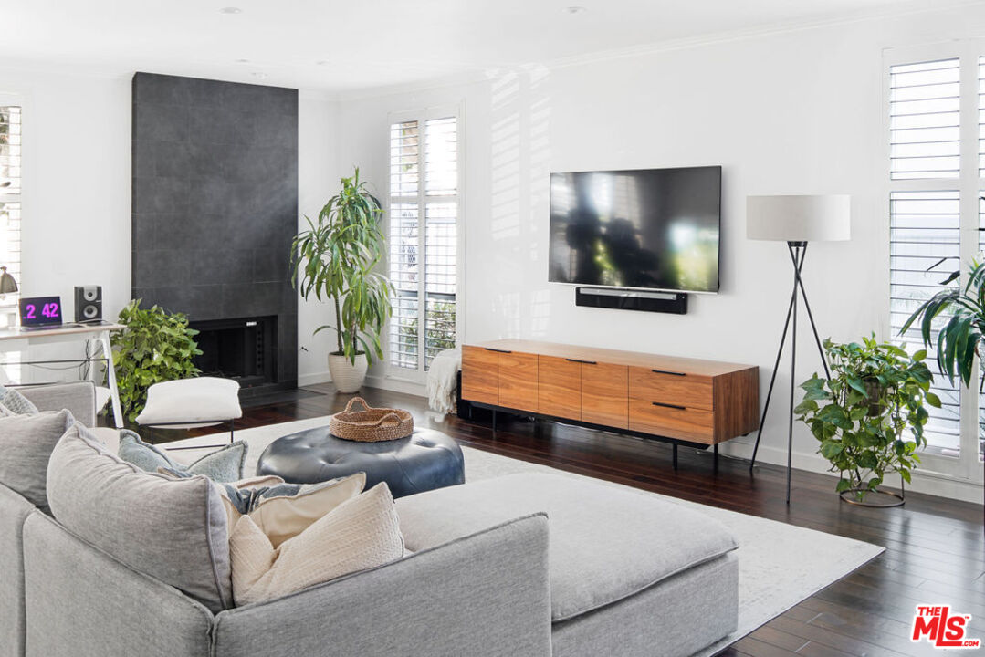 964 Hancock Ave Unit: 105