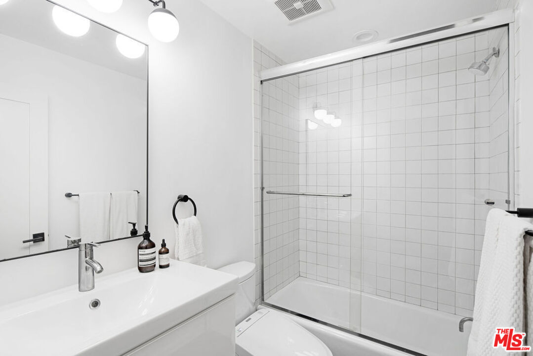 964 Hancock Ave Unit: 105