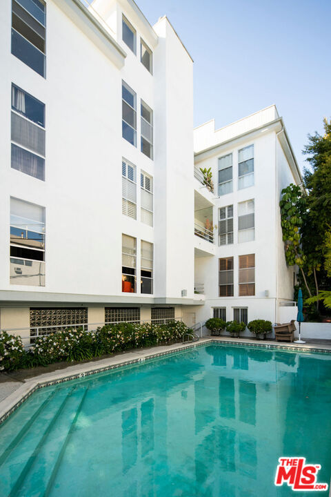 964 Hancock Ave Unit: 105