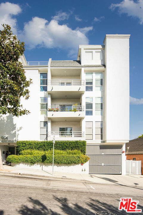 964 Hancock Ave Unit: 105