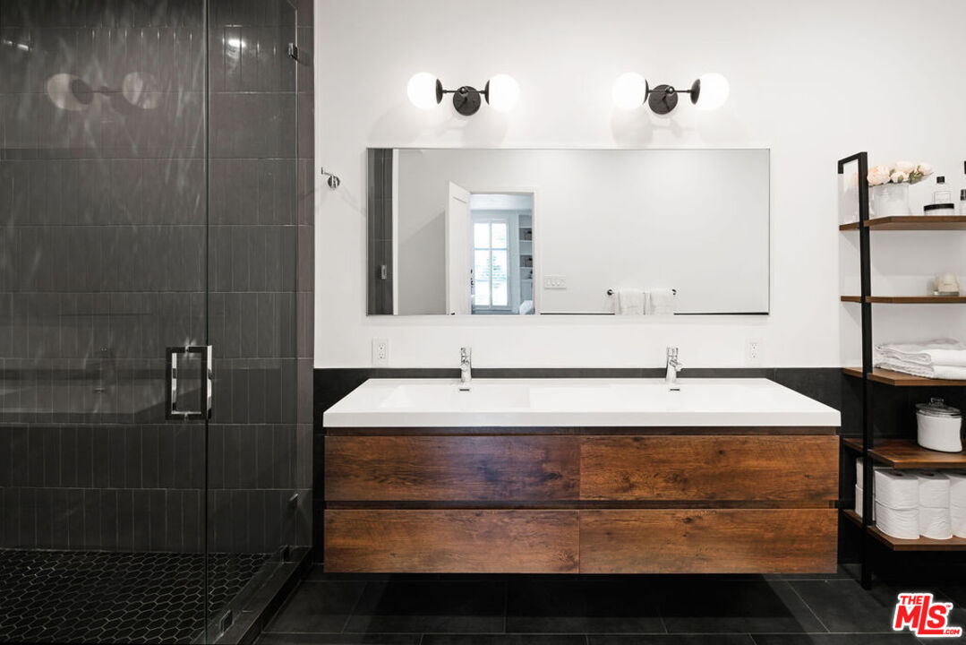 964 Hancock Ave Unit: 105