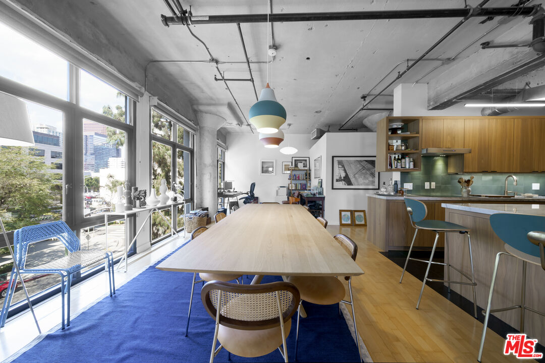 330 W 11th St Unit: 305