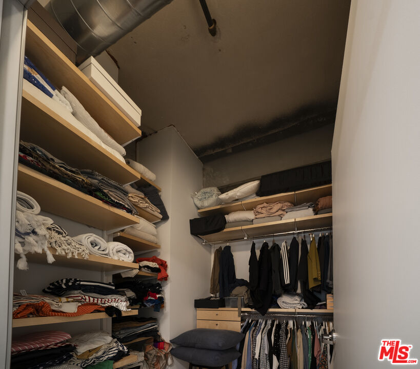 330 W 11th St Unit: 305