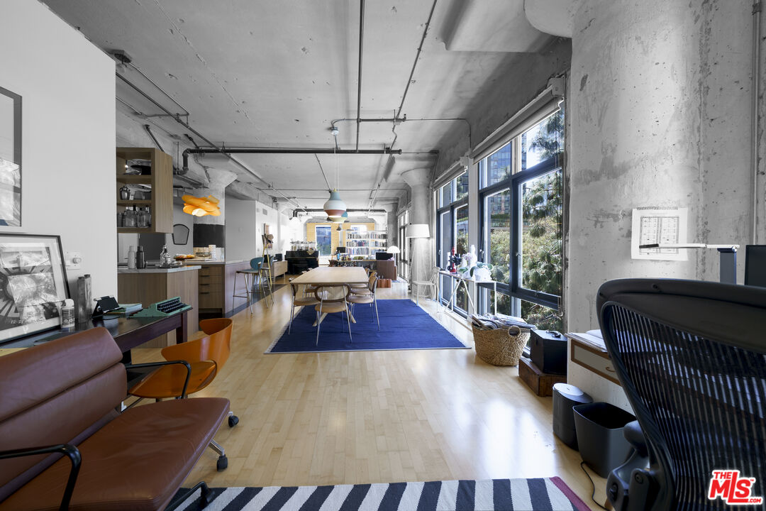 330 W 11th St Unit: 305