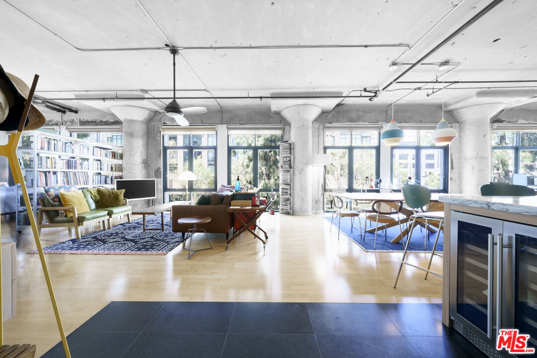 330 W 11th St Unit: 305