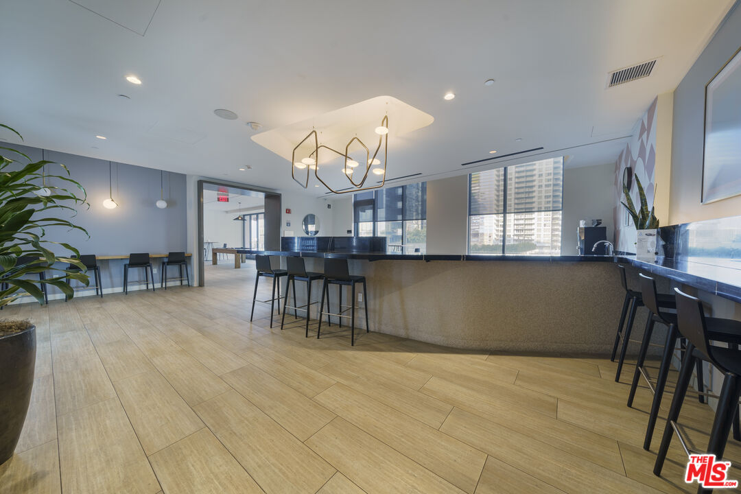 330 W 11th St Unit: 305