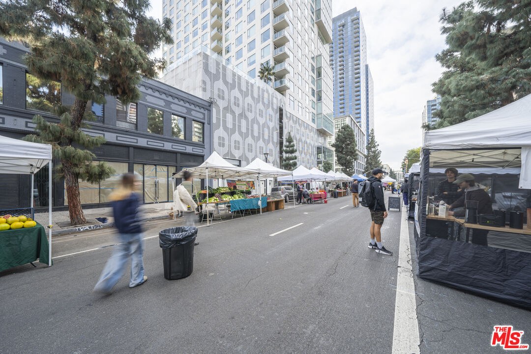 330 W 11th St Unit: 305