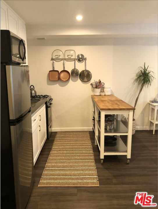 1261 N Laurel Ave Unit: 21