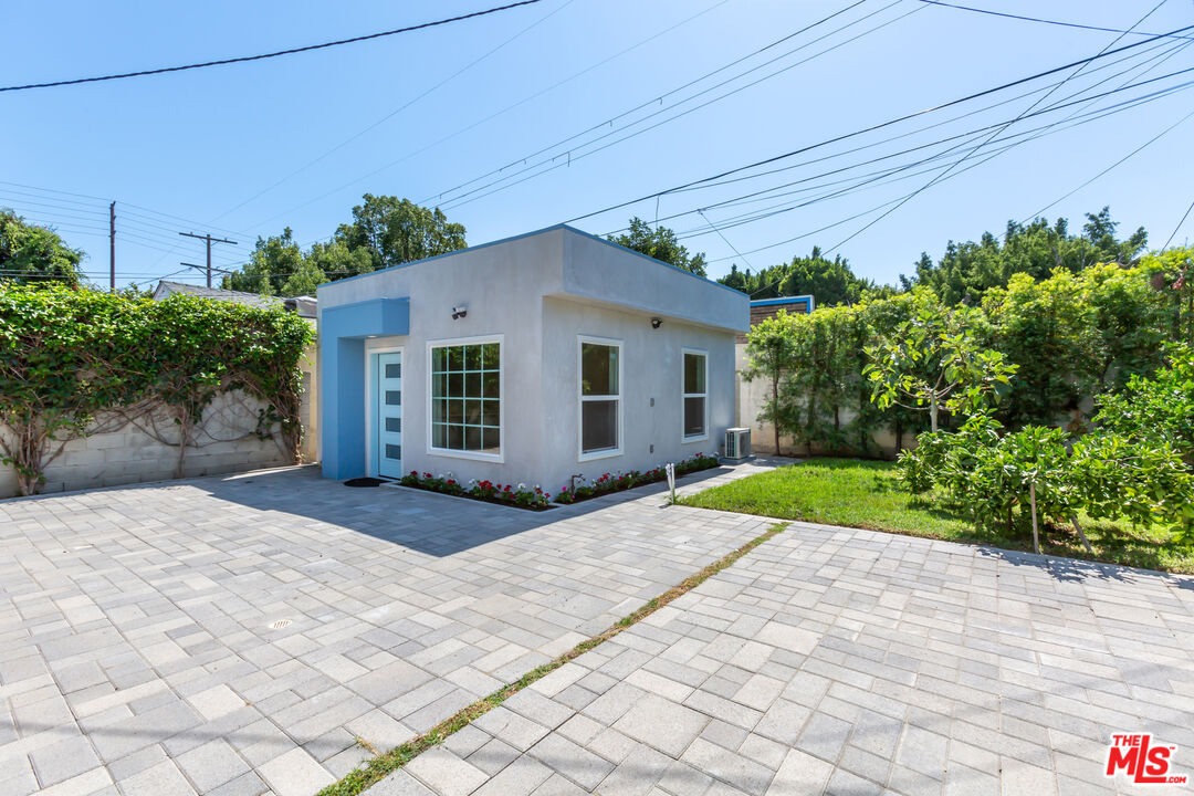 2037 Greenfield Avenue