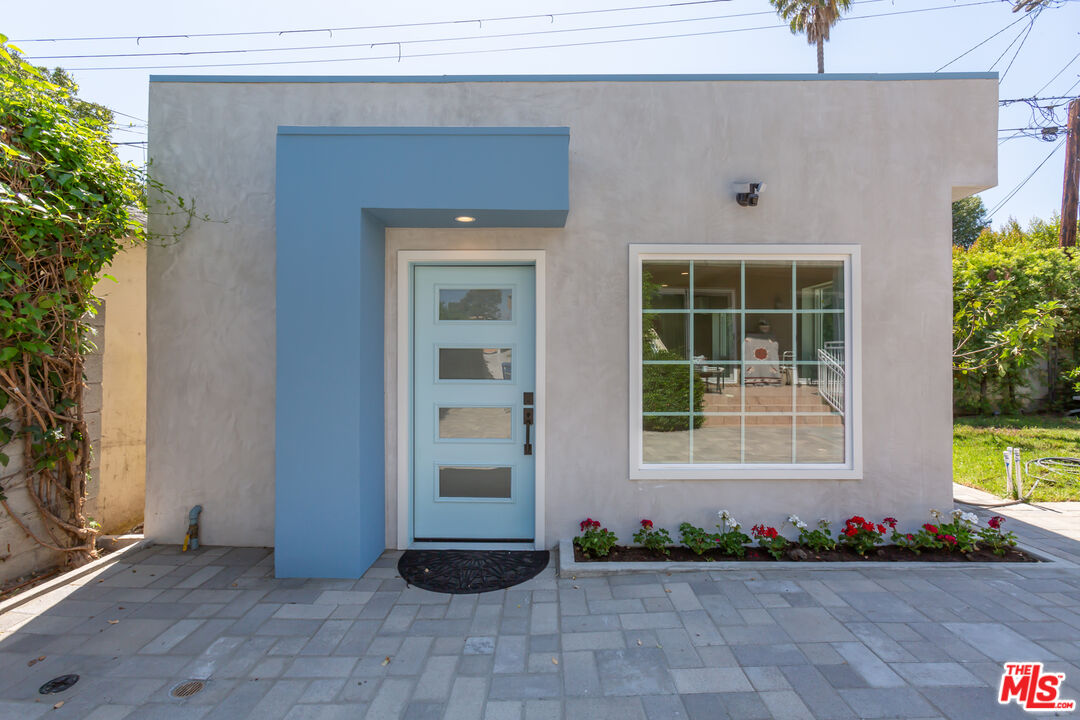 2037 Greenfield Avenue