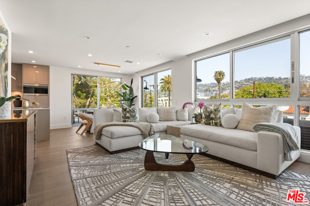 728 N Sweetzer Ave Unit: 401