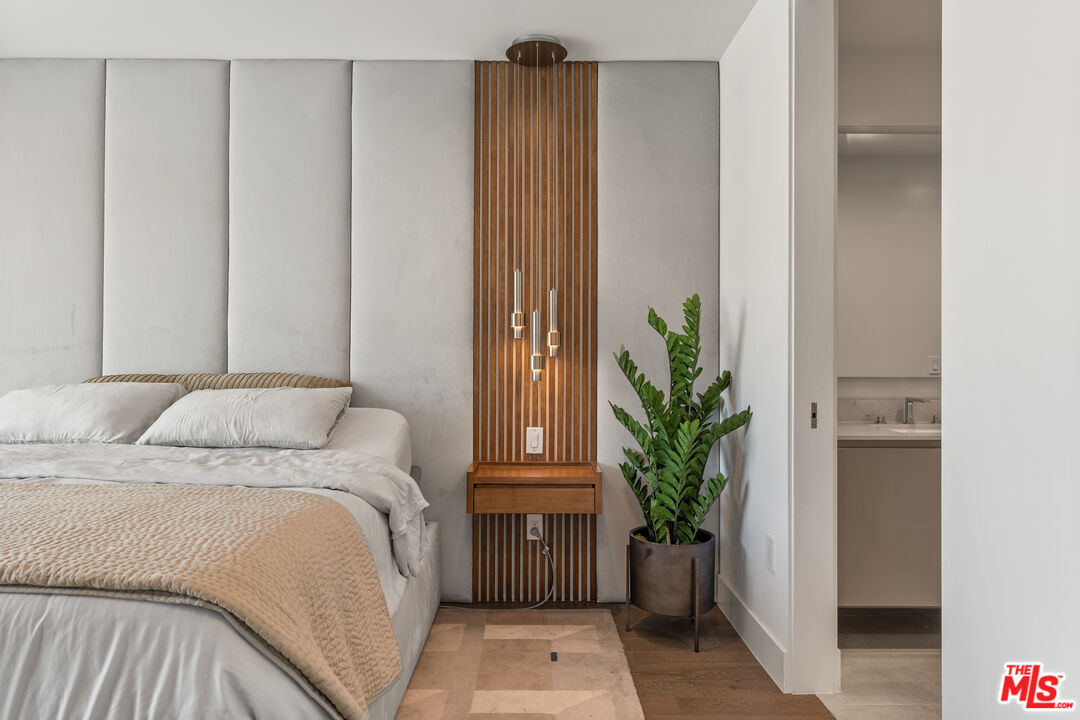 728 N Sweetzer Ave Unit: 401