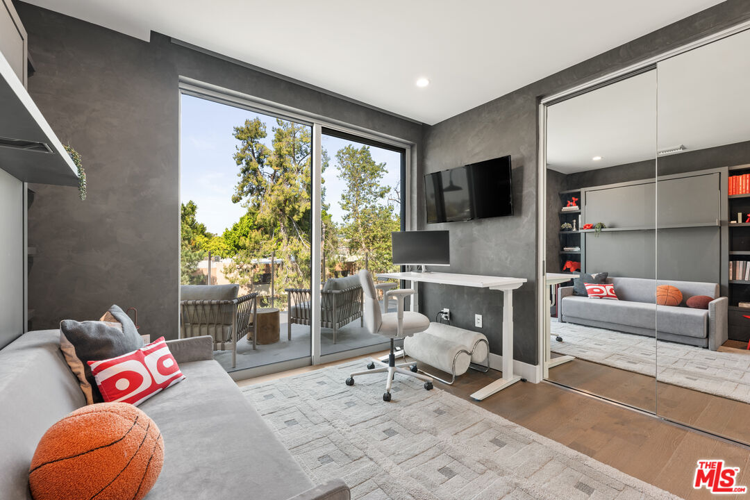 728 N Sweetzer Ave Unit: 401