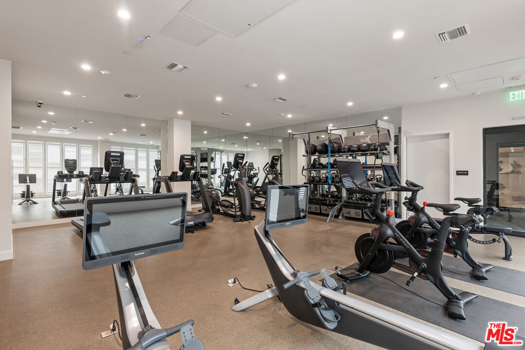 728 N Sweetzer Ave Unit: 401