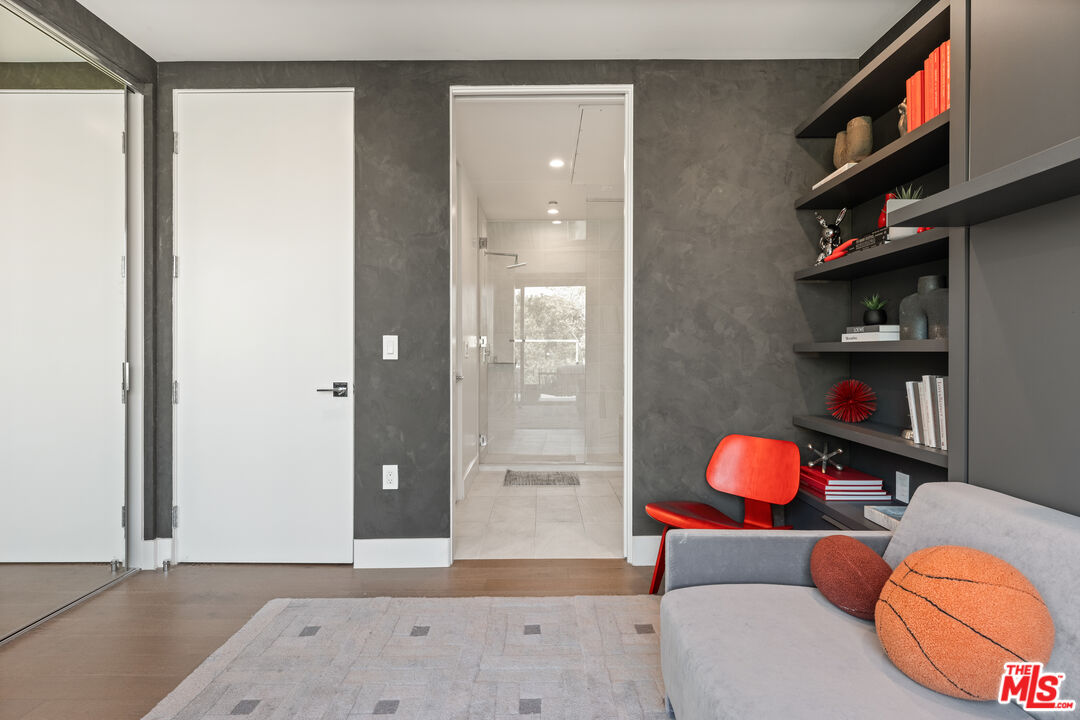 728 N Sweetzer Ave Unit: 401