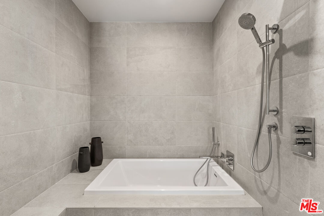 728 N Sweetzer Ave Unit: 401