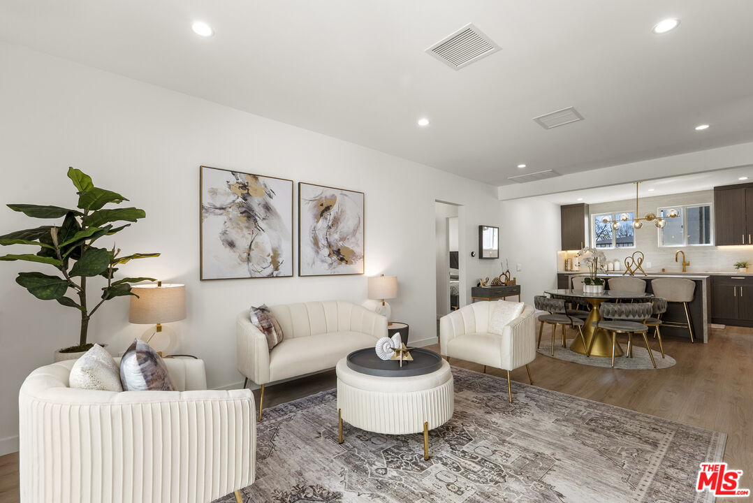 751 N Alfred St Unit: 1/2