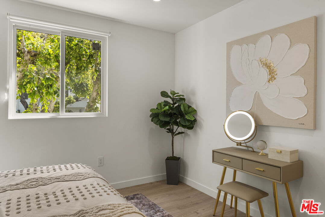 751 N Alfred St Unit: 1/2