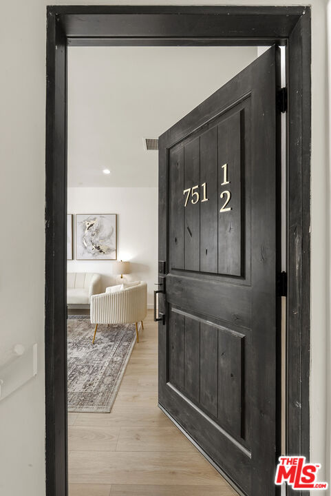 751 N Alfred St Unit: 1/2