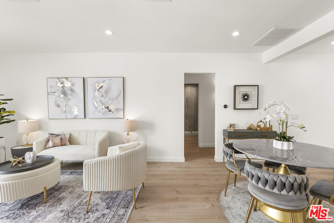 751 N Alfred St Unit: 1/2