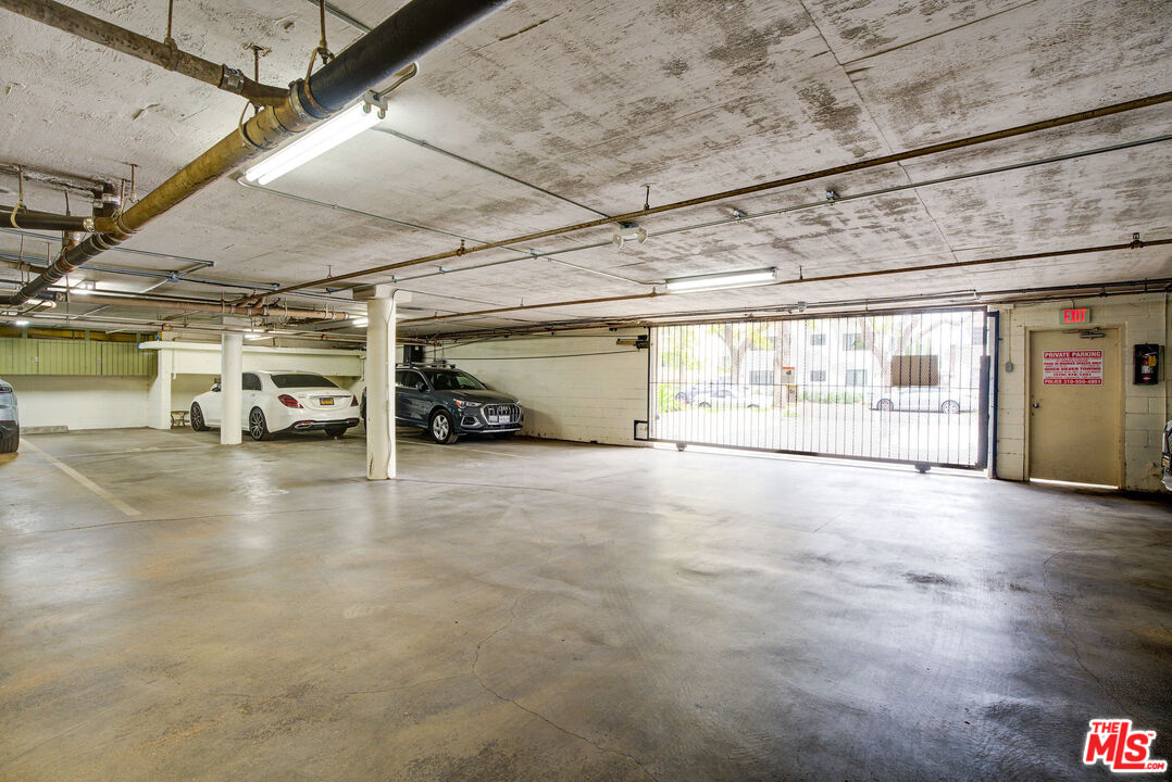 423 N Palm Dr Unit: 301