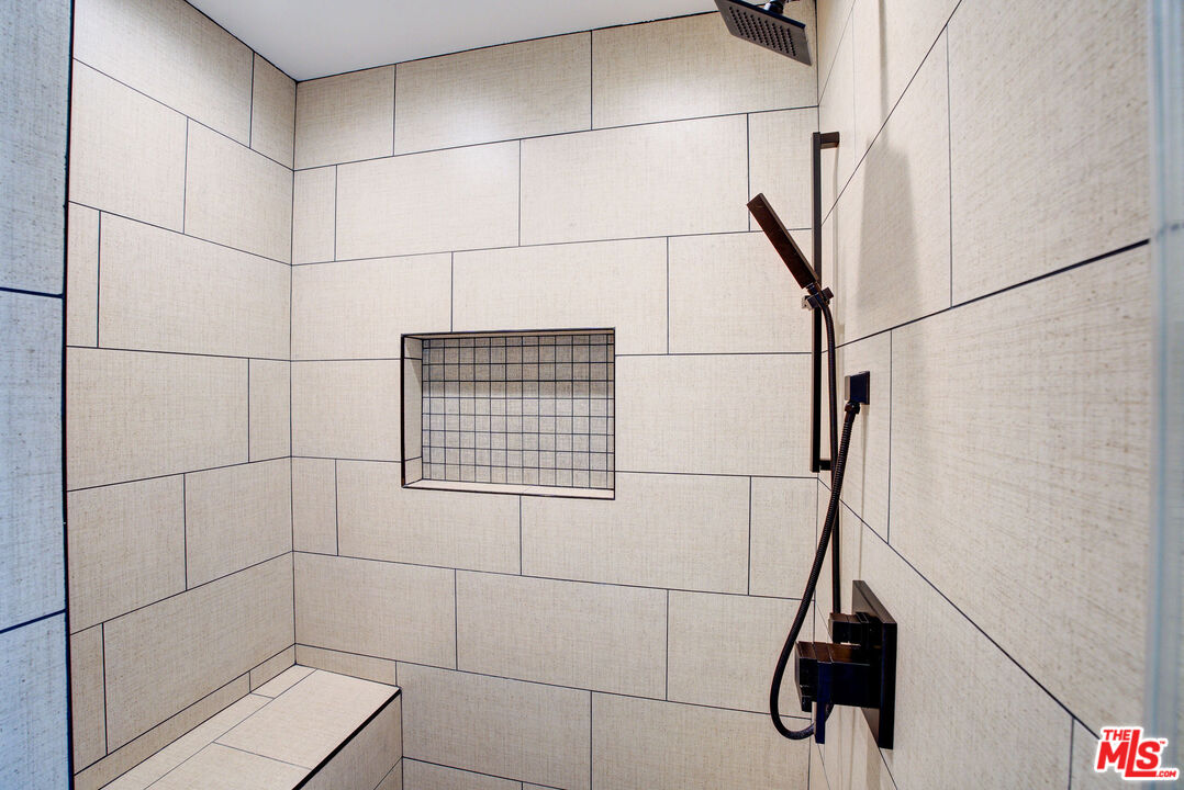 423 N Palm Dr Unit: 301