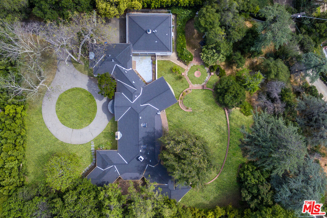 7 Oakmont Dr