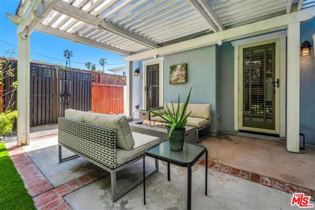 420 S Broadway Unit: B