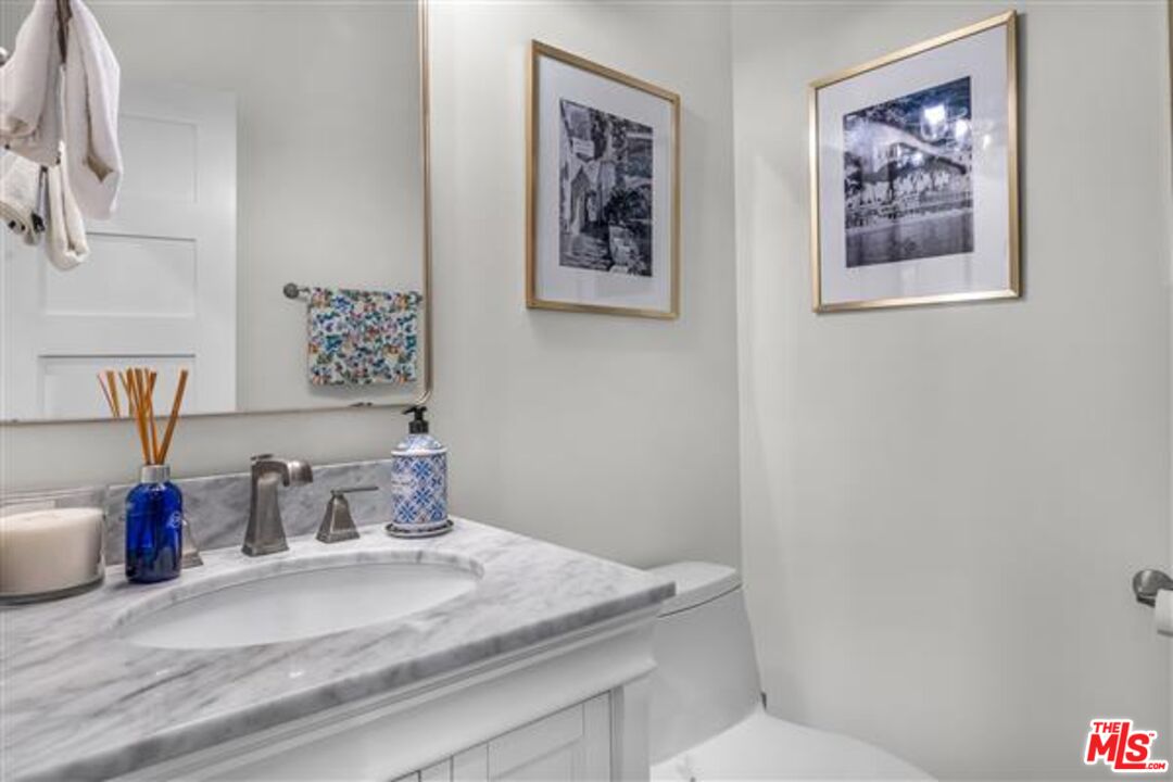 420 S Broadway Unit: B