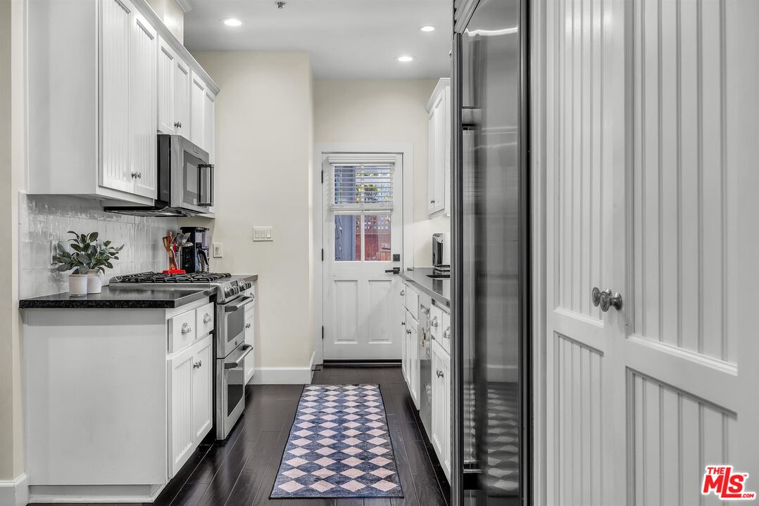 420 S Broadway Unit: B