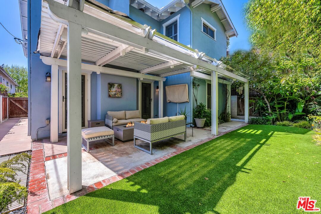 420 S Broadway Unit: B