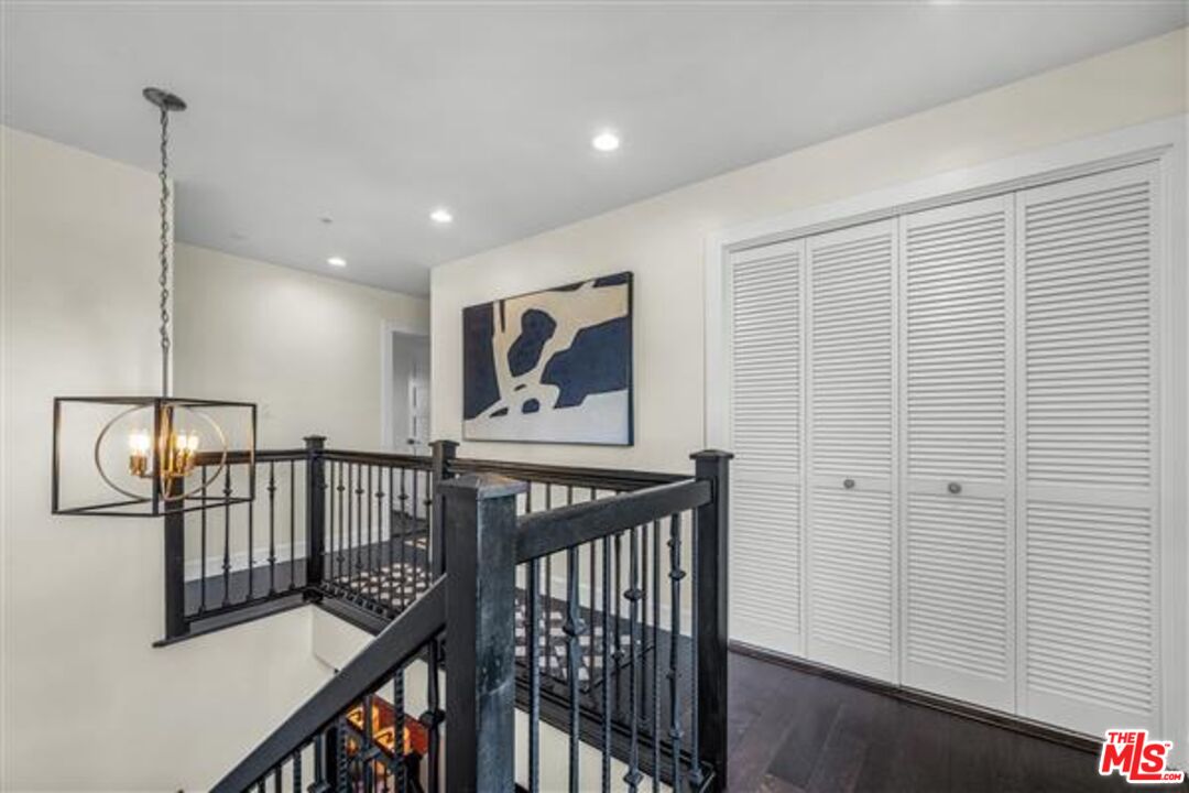 420 S Broadway Unit: B