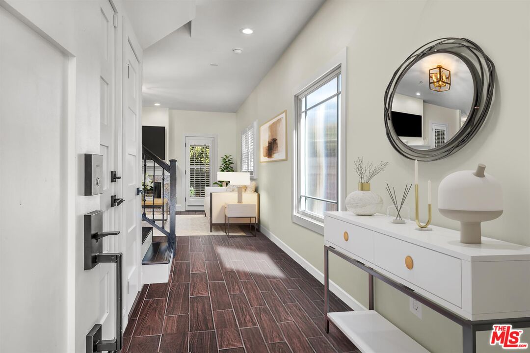 420 S Broadway Unit: B