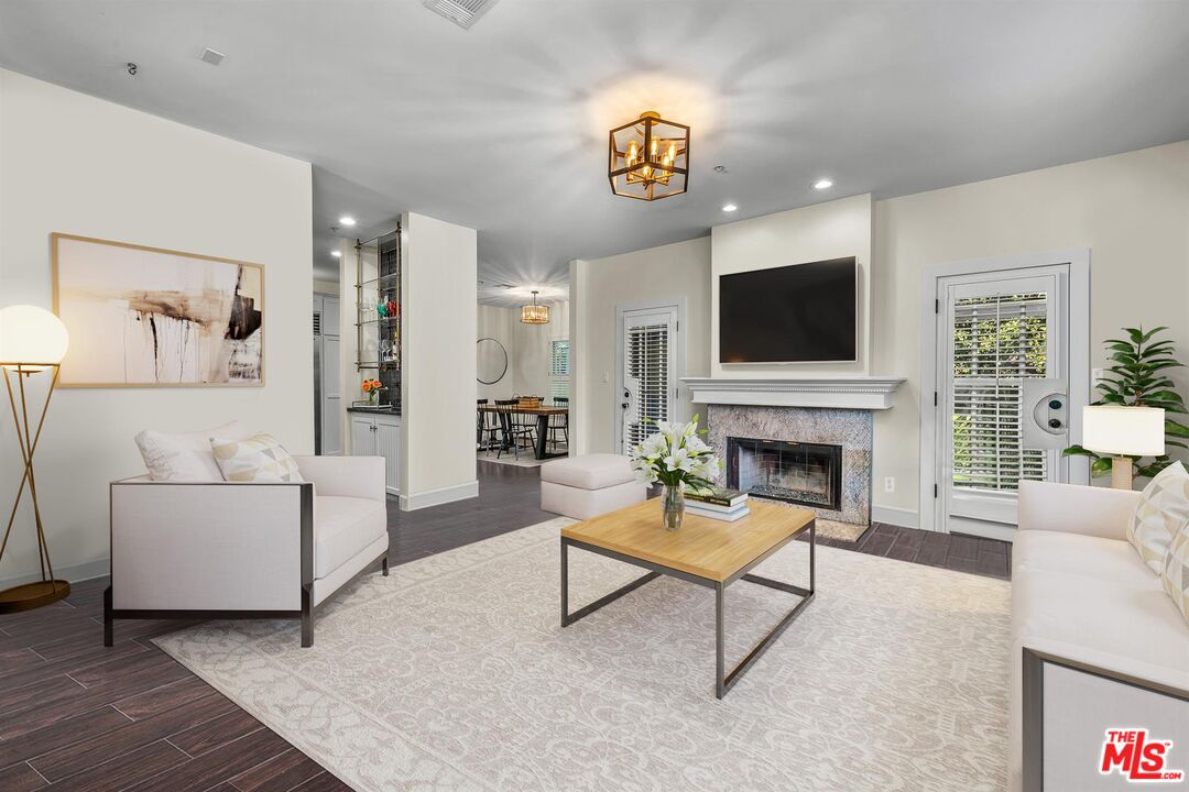 420 S Broadway Unit: B