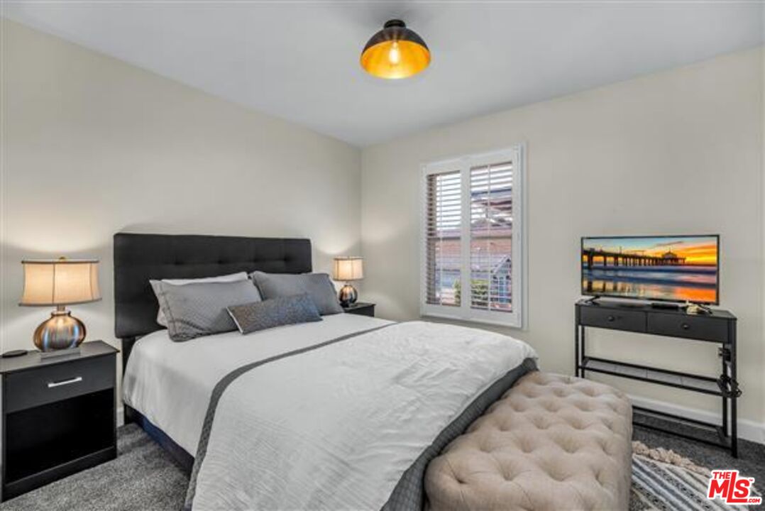 420 S Broadway Unit: B