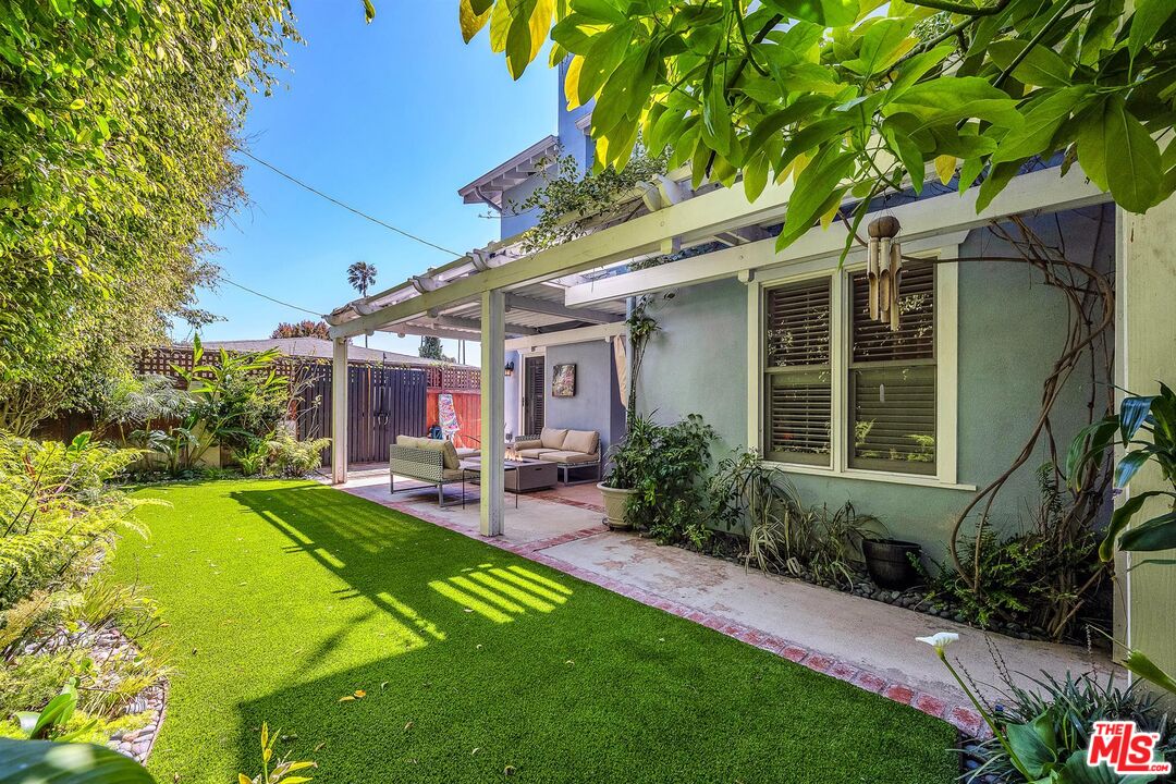 420 S Broadway Unit: B