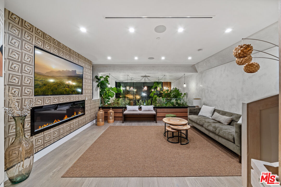 836 California Ave