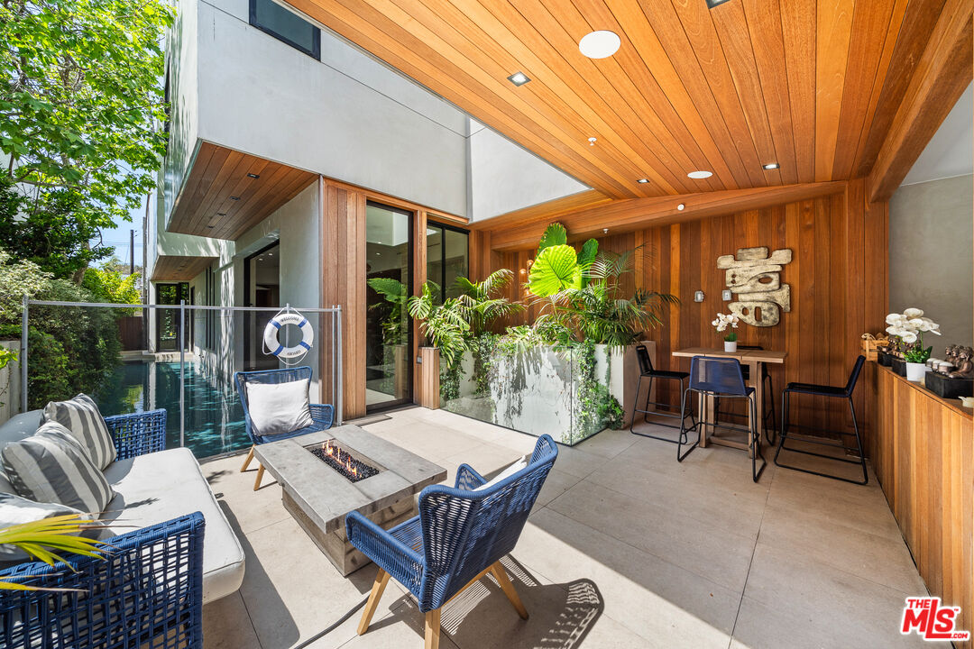 836 California Ave