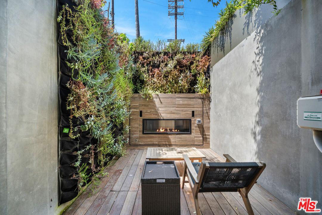 836 California Ave