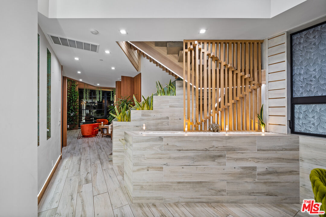 836 California Ave