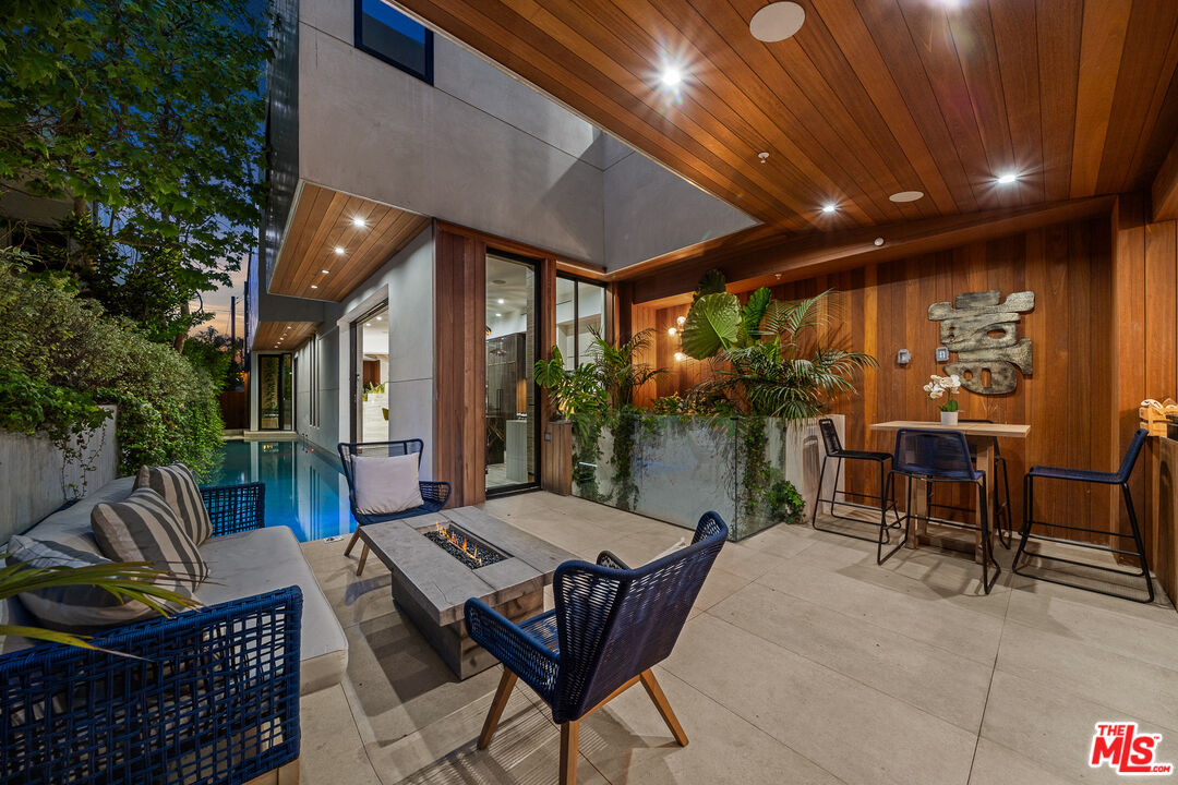 836 California Ave