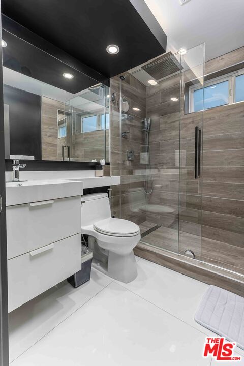 8610 W West Knoll Dr