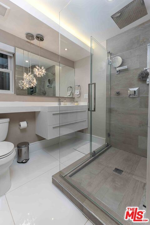 8610 W West Knoll Dr