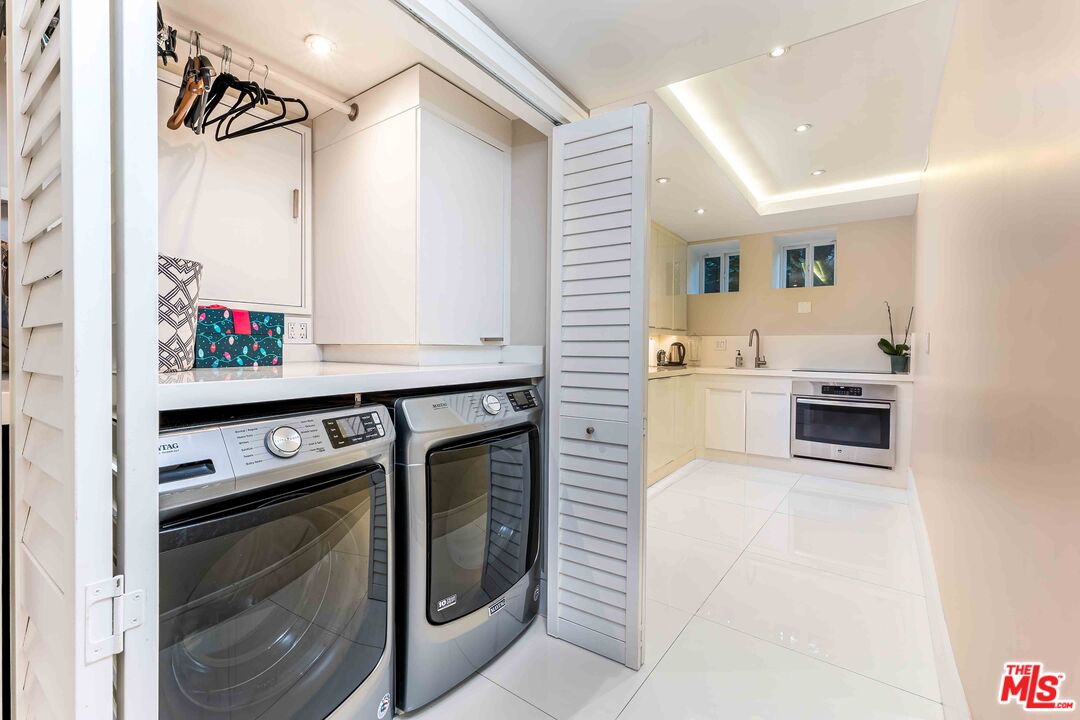 8610 W West Knoll Dr