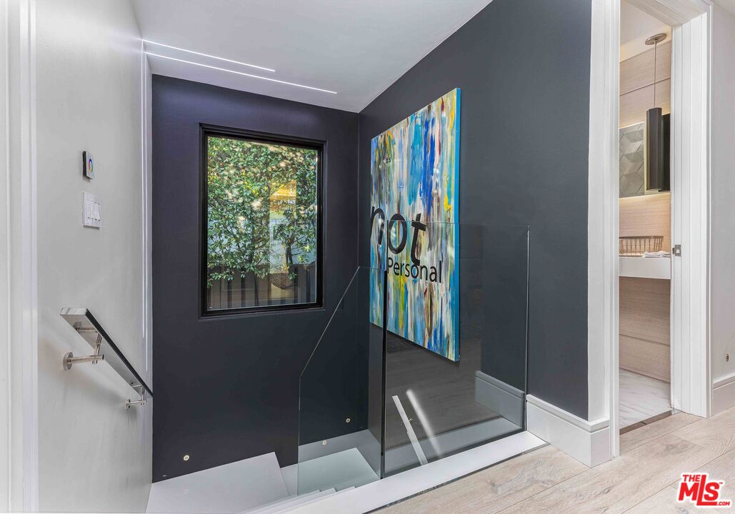 8610 W West Knoll Dr