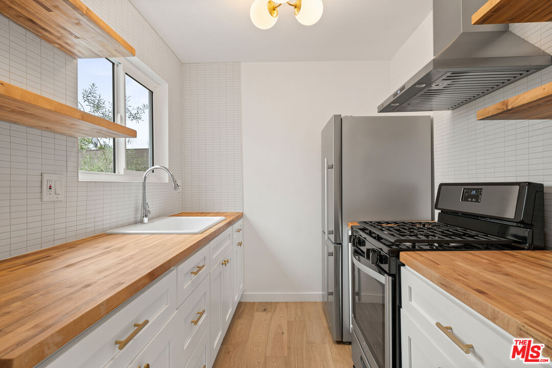 2135 Bellevue Ave Unit: 1