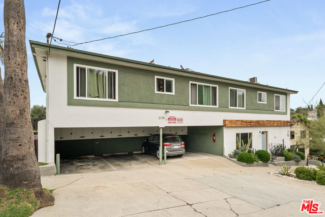 2135 Bellevue Ave Unit: 1