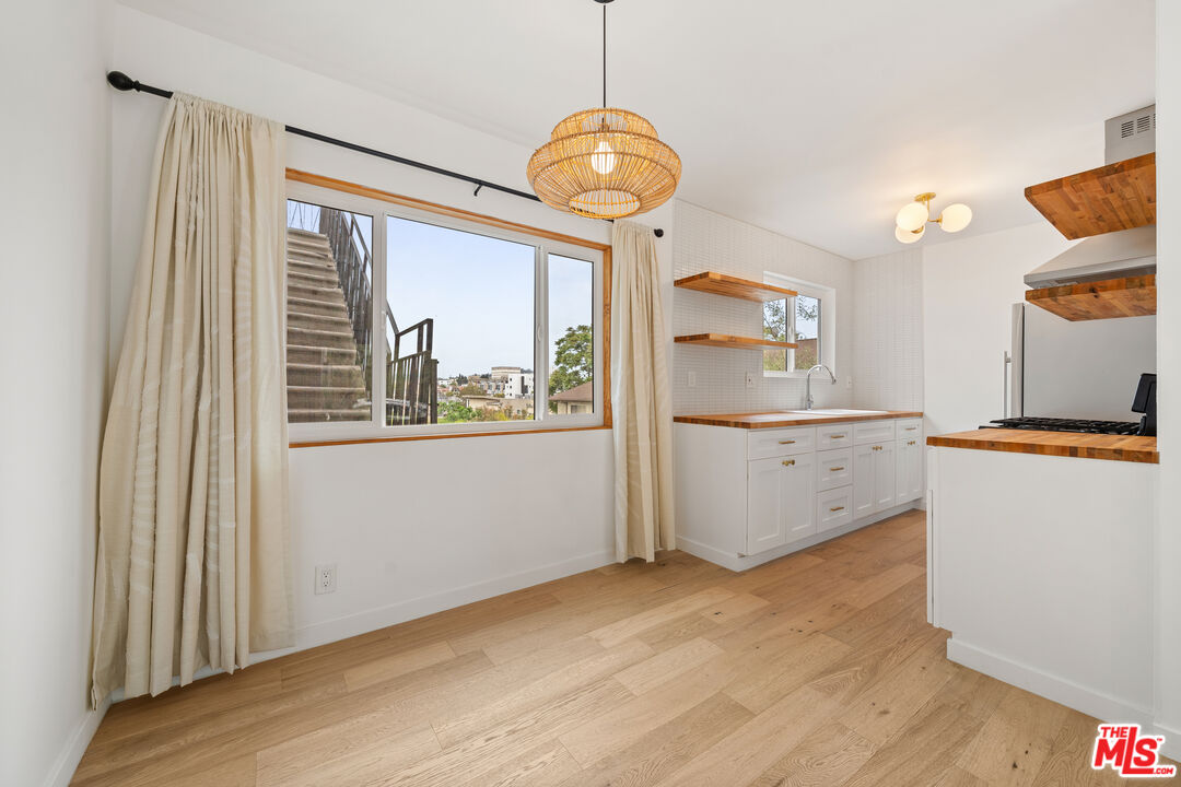 2135 Bellevue Ave Unit: 1