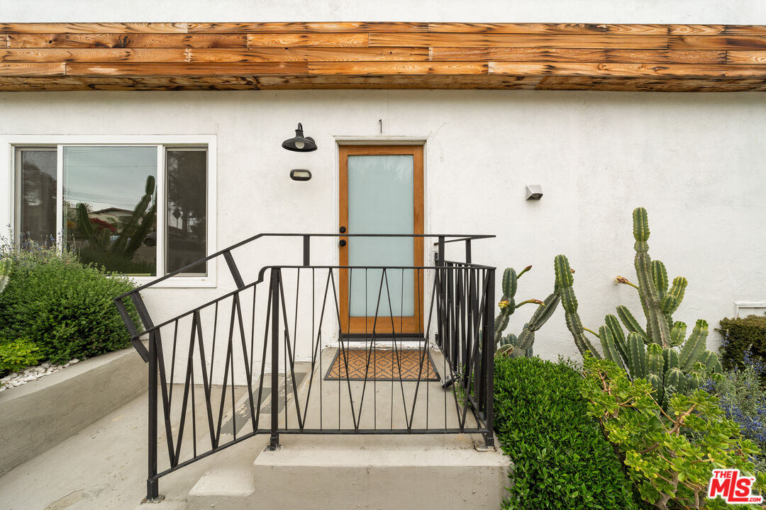 2135 Bellevue Ave Unit: 1