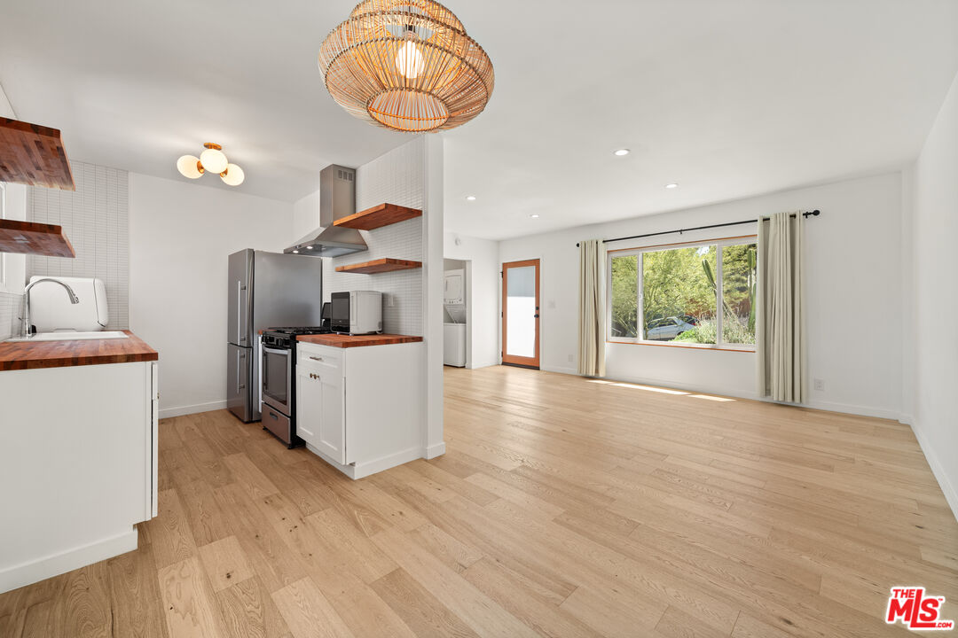 2135 Bellevue Ave Unit: 1